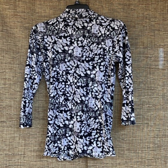 Rose and Olivia wrap top. - Picture 4 of 4